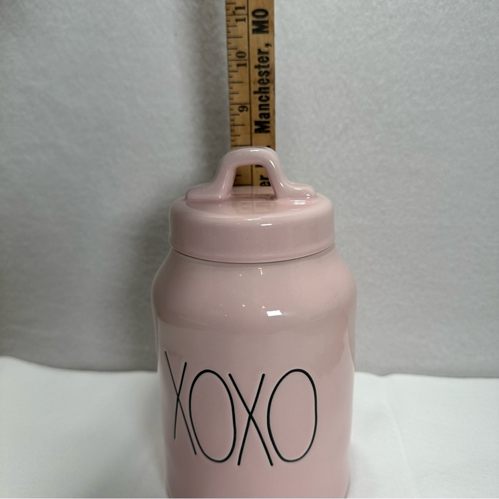 Rae Dunn Light Pink Ceramic XOXO Canister with Lid Cookie Jar Valentines Day - Picture 9 of 9